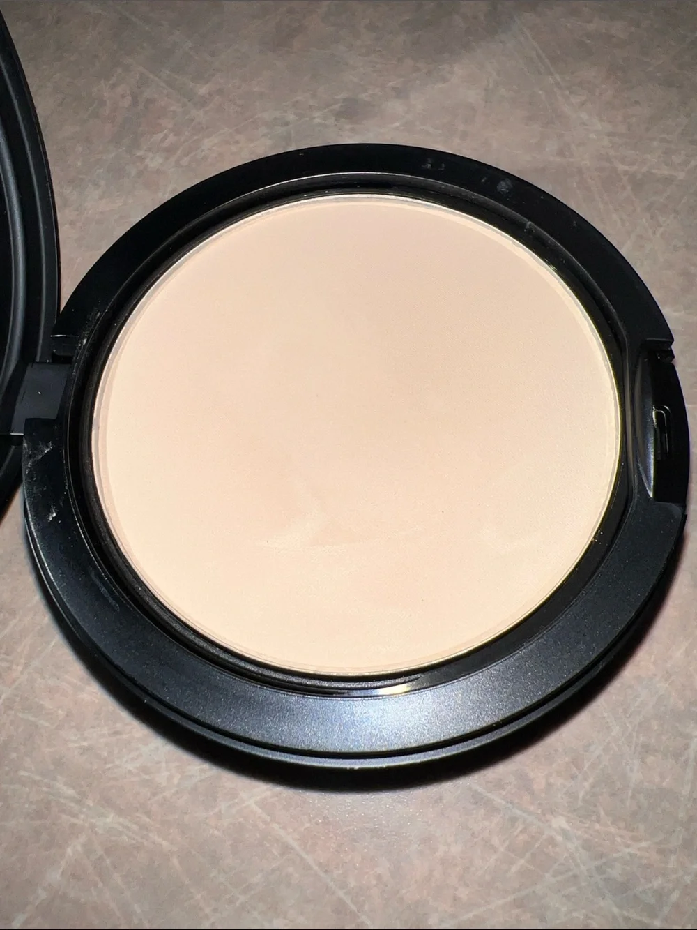 New- MAC Studio Fix Powder Plus Foundation NC12 - Black Compact